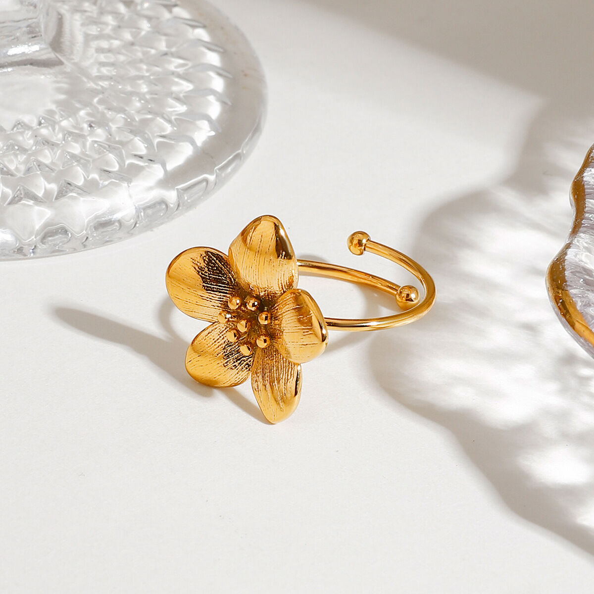 1 Stück Romantische Serie Elegante Zarte Blume Edelstahl Wasserdicht Goldfarben Damenringe Verstellbar Bild2