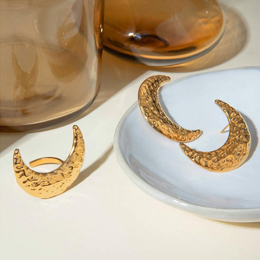 1 Stück Exquisite Serie Klassischer Mond Gehämmertes Textur Edelstahl Wasserdicht Goldfarbener Damenring Verstellbar Bild7