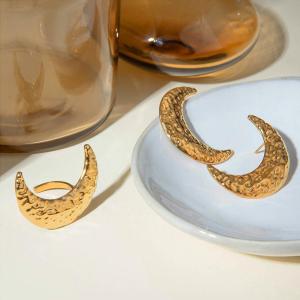 1 Stück Exquisite Serie Klassischer Mond Gehämmertes Textur Edelstahl Wasserdicht Goldfarbener Damenring Verstellbar h5 Bild7