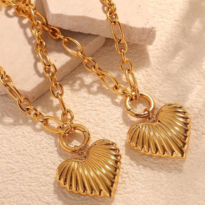 Collar Con Colgante De Acero De Titanio Y Oro Color Corazón Romántico Para Mujer, 1 Pieza Imagen9