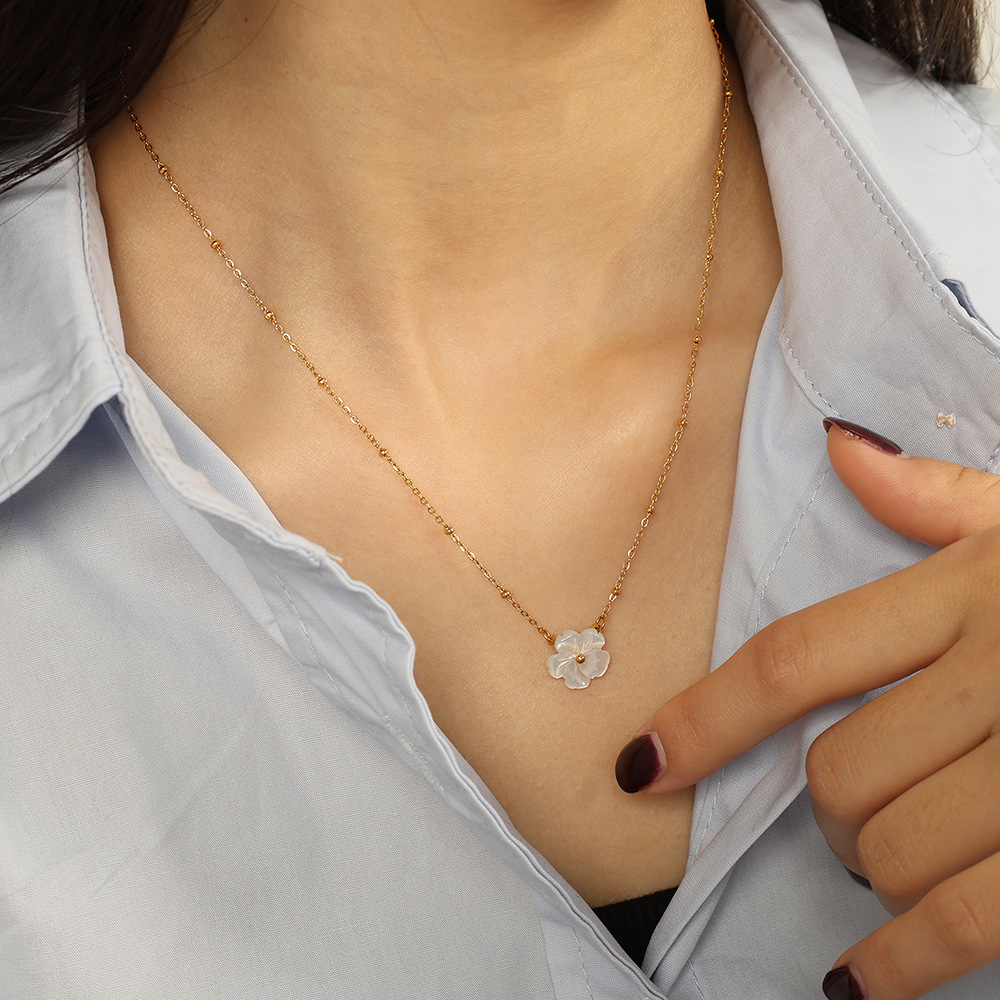 1 Piece Classic Series Elegant Flower Titanium Steel Gold Color Women's Pendant Necklaces Picture5