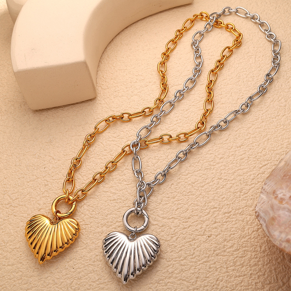 Collar Con Colgante De Acero De Titanio Y Oro Color Corazón Romántico Para Mujer, 1 Pieza Imagen3