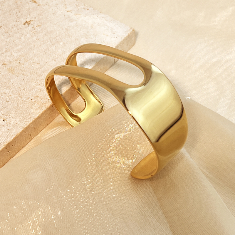 1 Stuk Eenvoudige Serie Roestvrijstalen Waterdichte Opengewerkte Gouden Damesarmband h5Afbeelding4