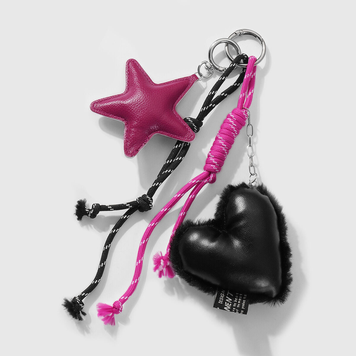 1 portachiavi a forma di cuore e stella in pelle nera Immagine2