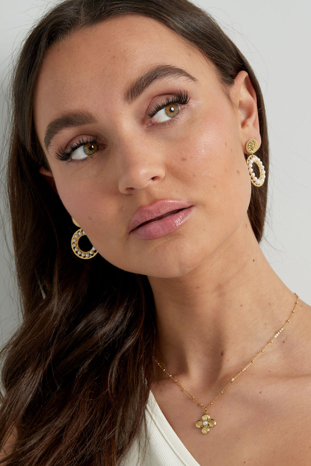 collar de flores con perla h5Imagen2