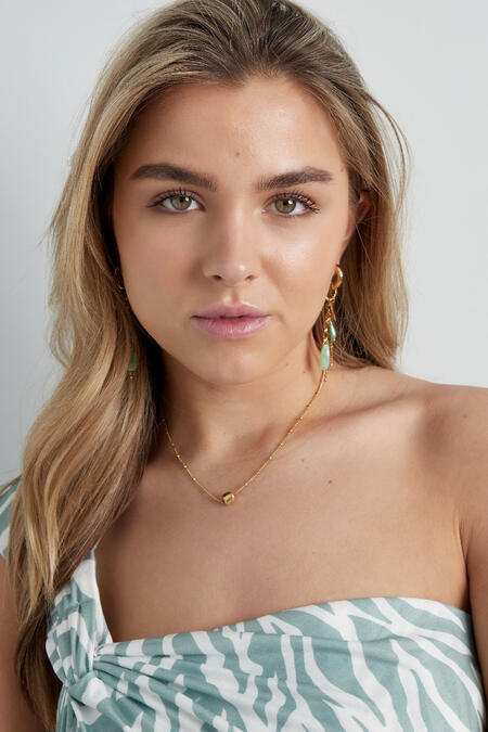 simple necklace with balls