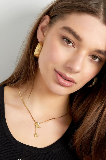 classic necklace with butterfly and flower charm 2