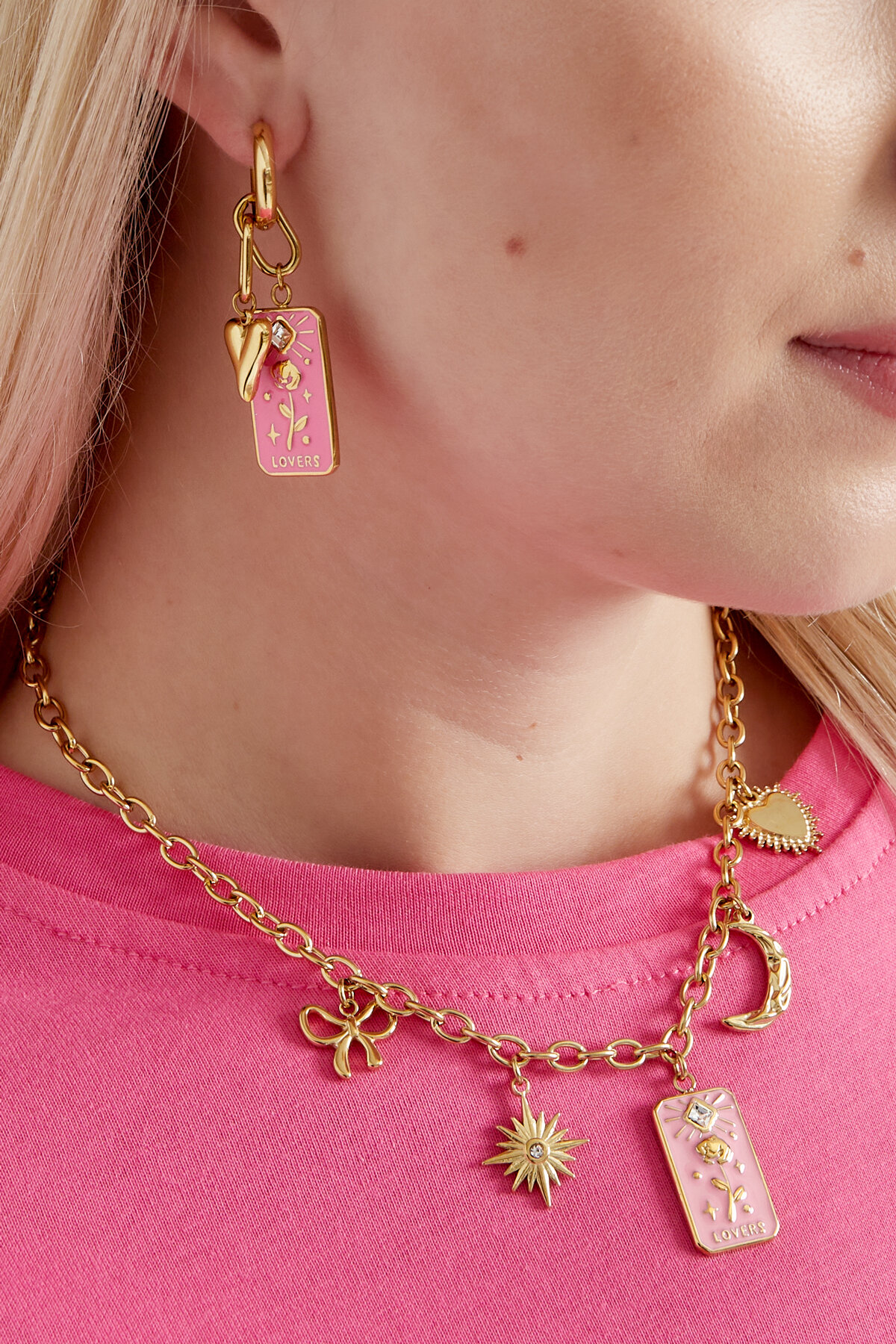 collar con dijes de amantes de las rosas Imagen4