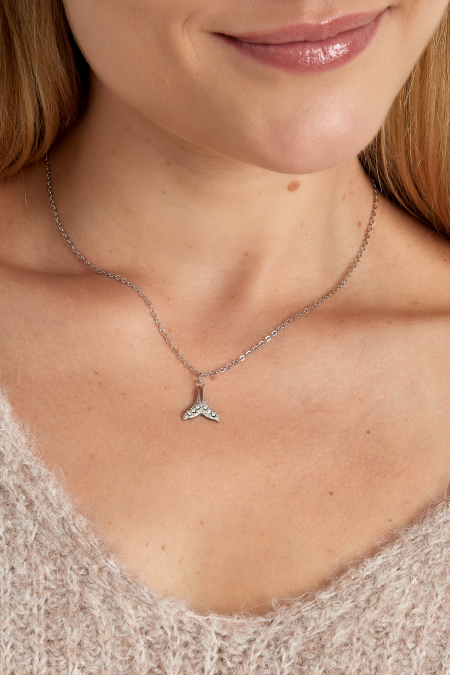 Whale Tail Necklace 2