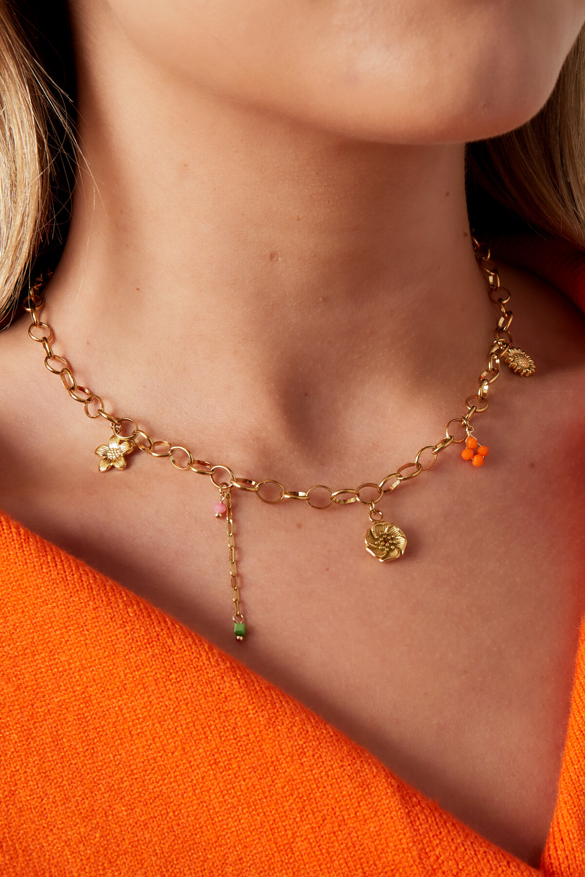 collana con ciondoli primaverili