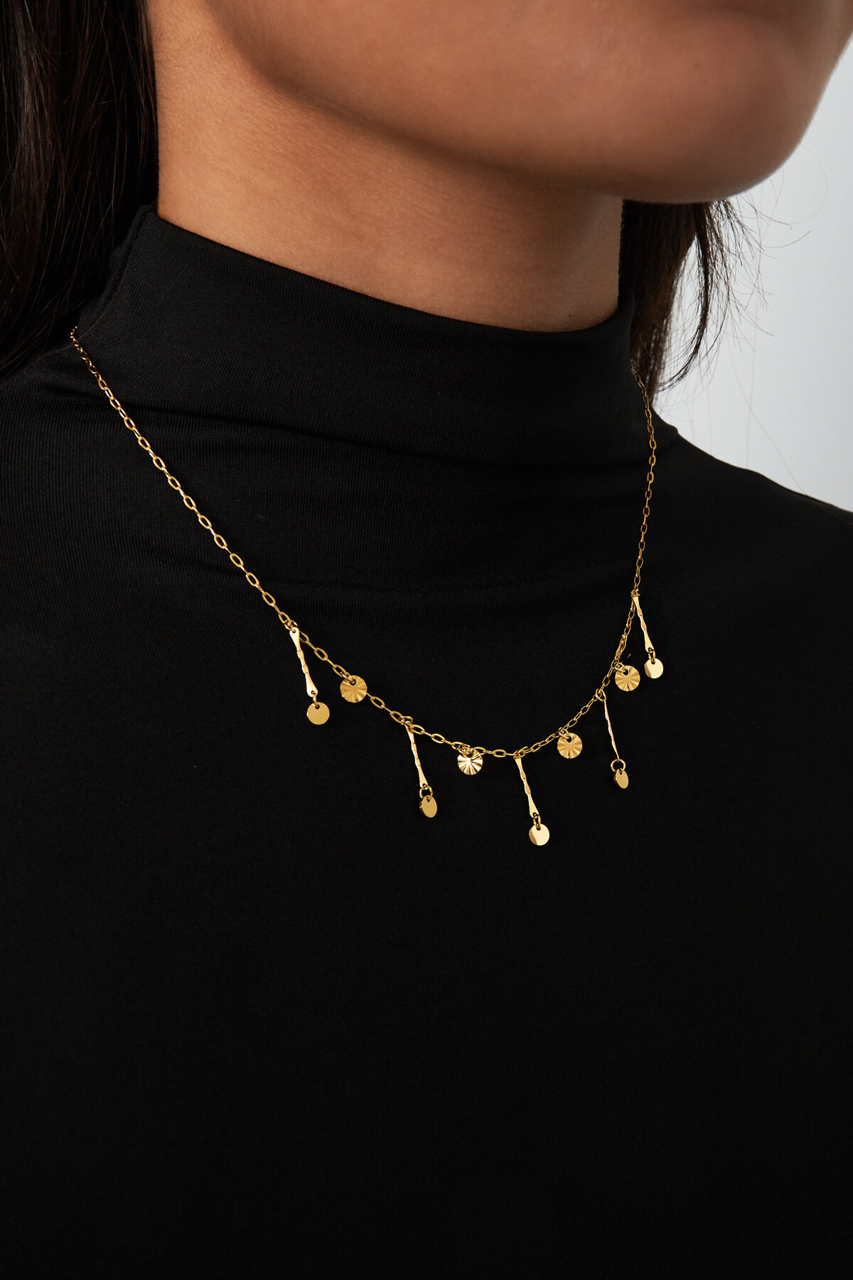 collier à paillettes dorées Image2