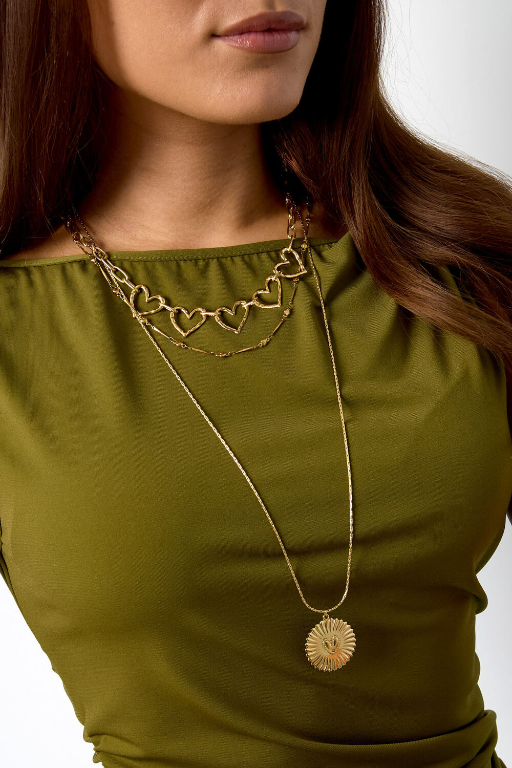 Necklace with flat details and large pendant h5Picture5