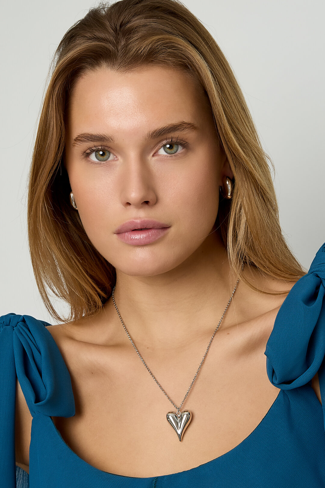 simple necklace with iconic heart medium Picture2