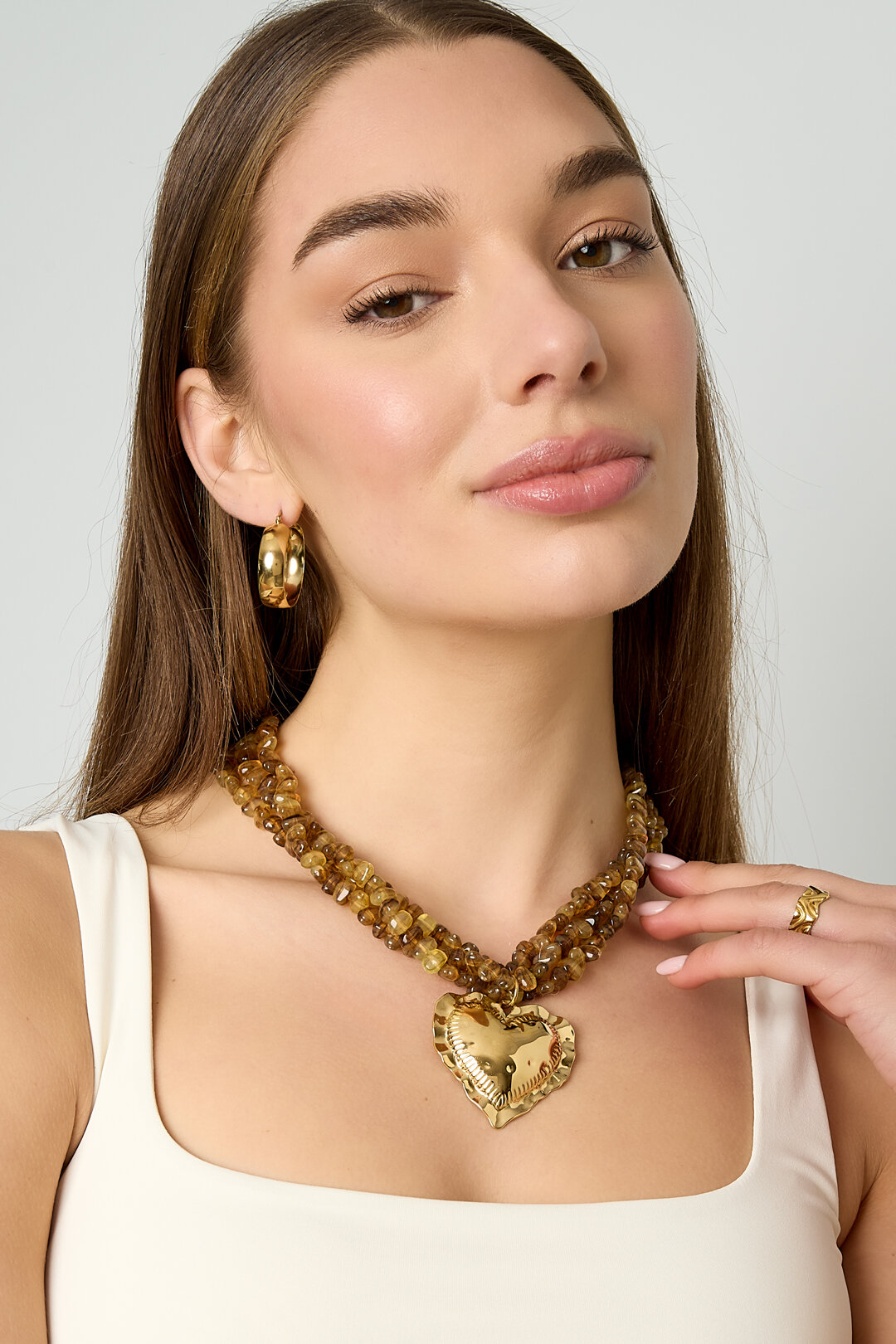 Linked bead necklaces with hanging heart Picture2