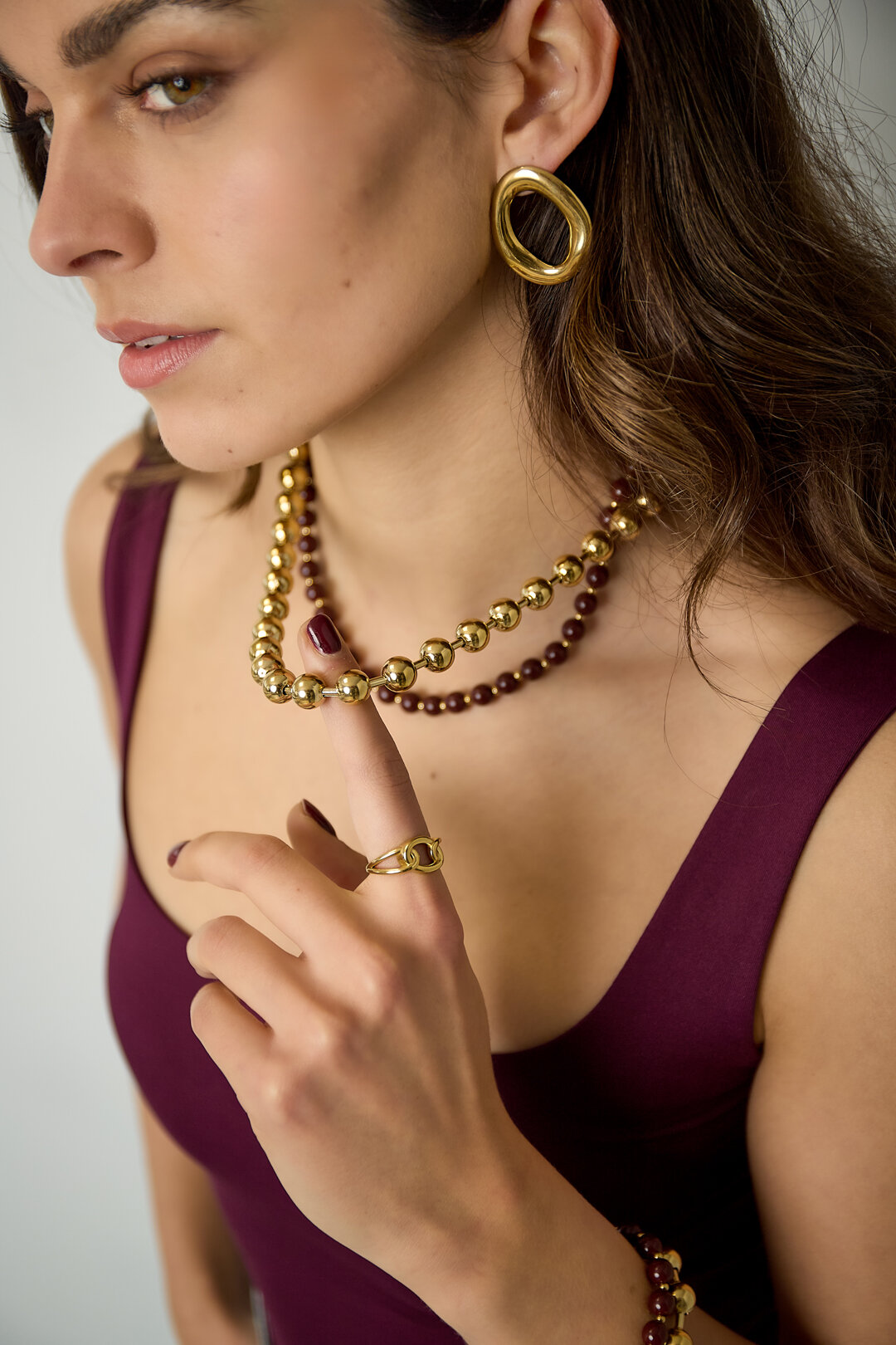 Collana a maglie con perline dorate e colorate h5 Immagine2