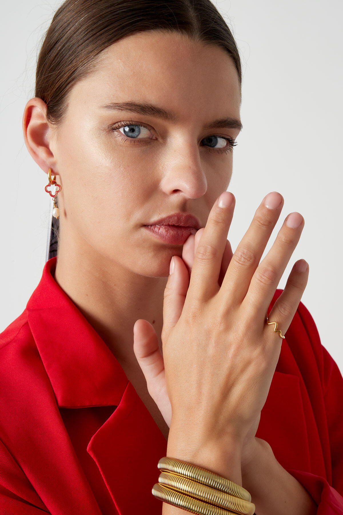anello con ricciolo