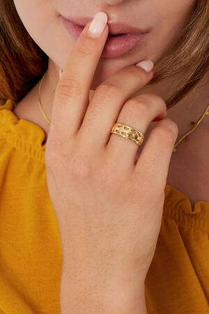 ring lines with dots h5 Picture2