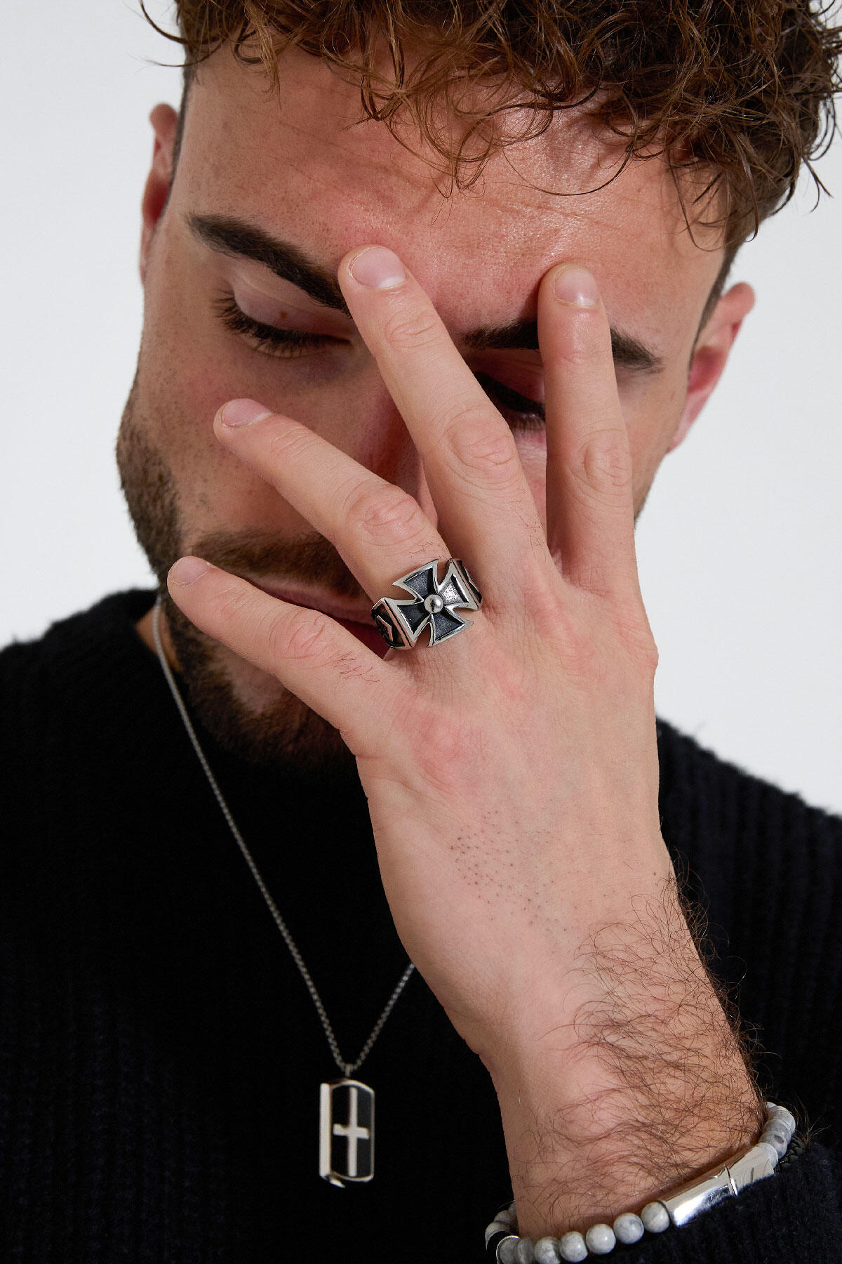 anello da uomo con croce h5Immagine5