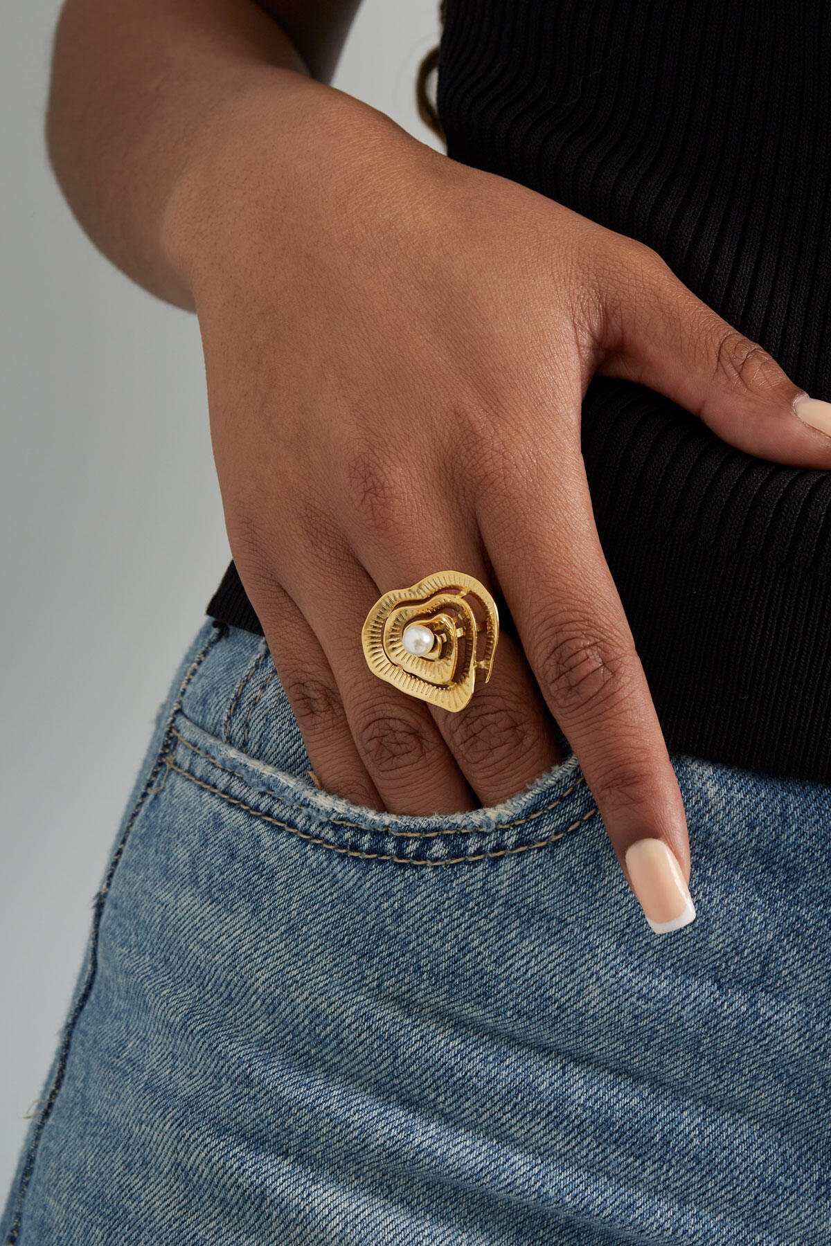 anello a cuore d'effetto con perla