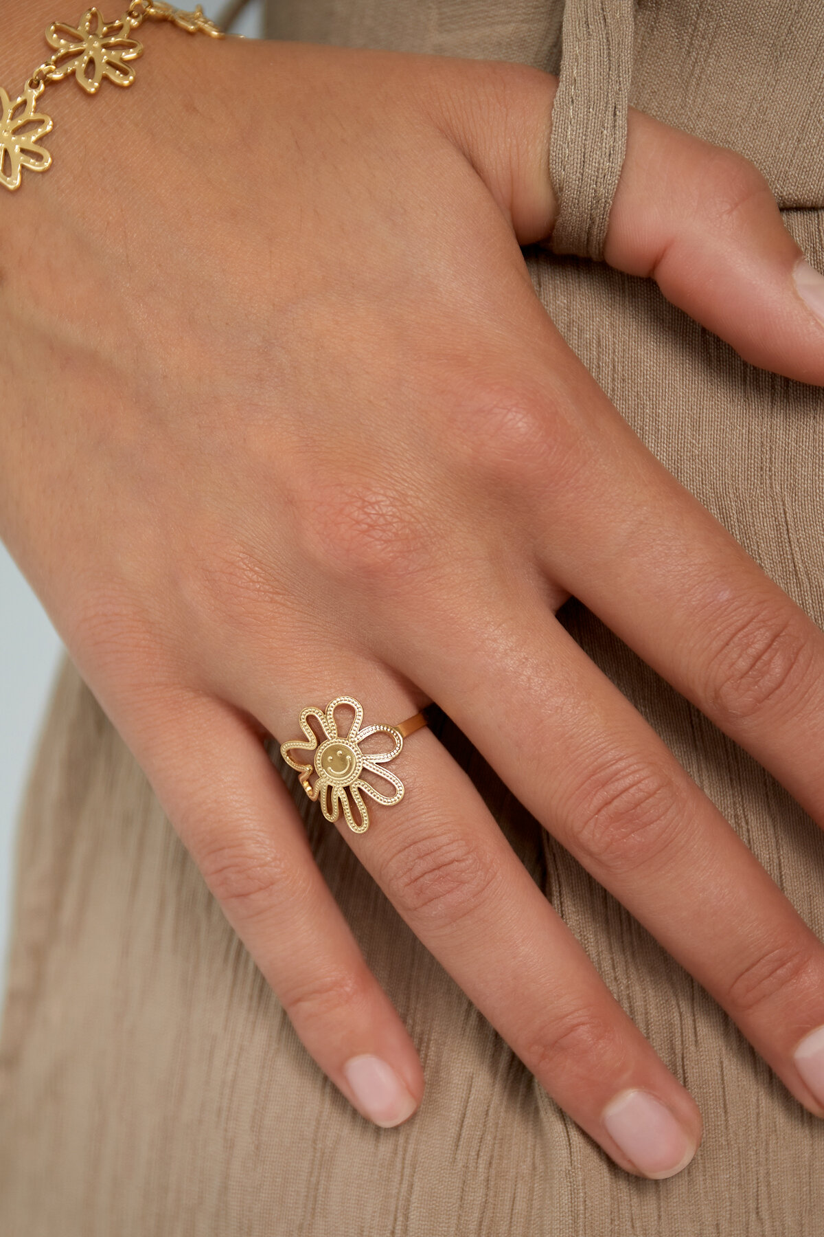 happy flower girl ring