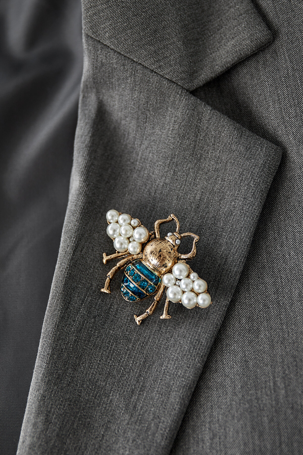 Brooch Bee 2