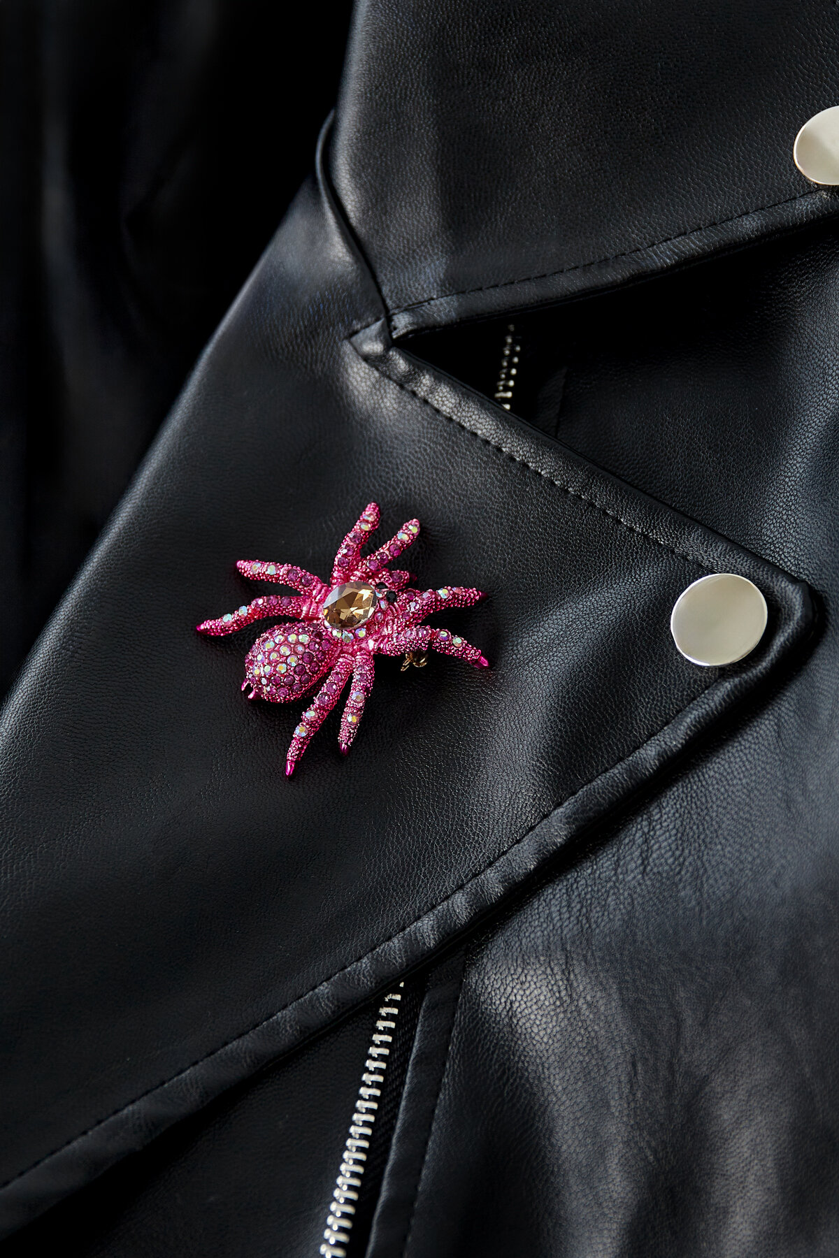 Glimmer Spider Brooch 2