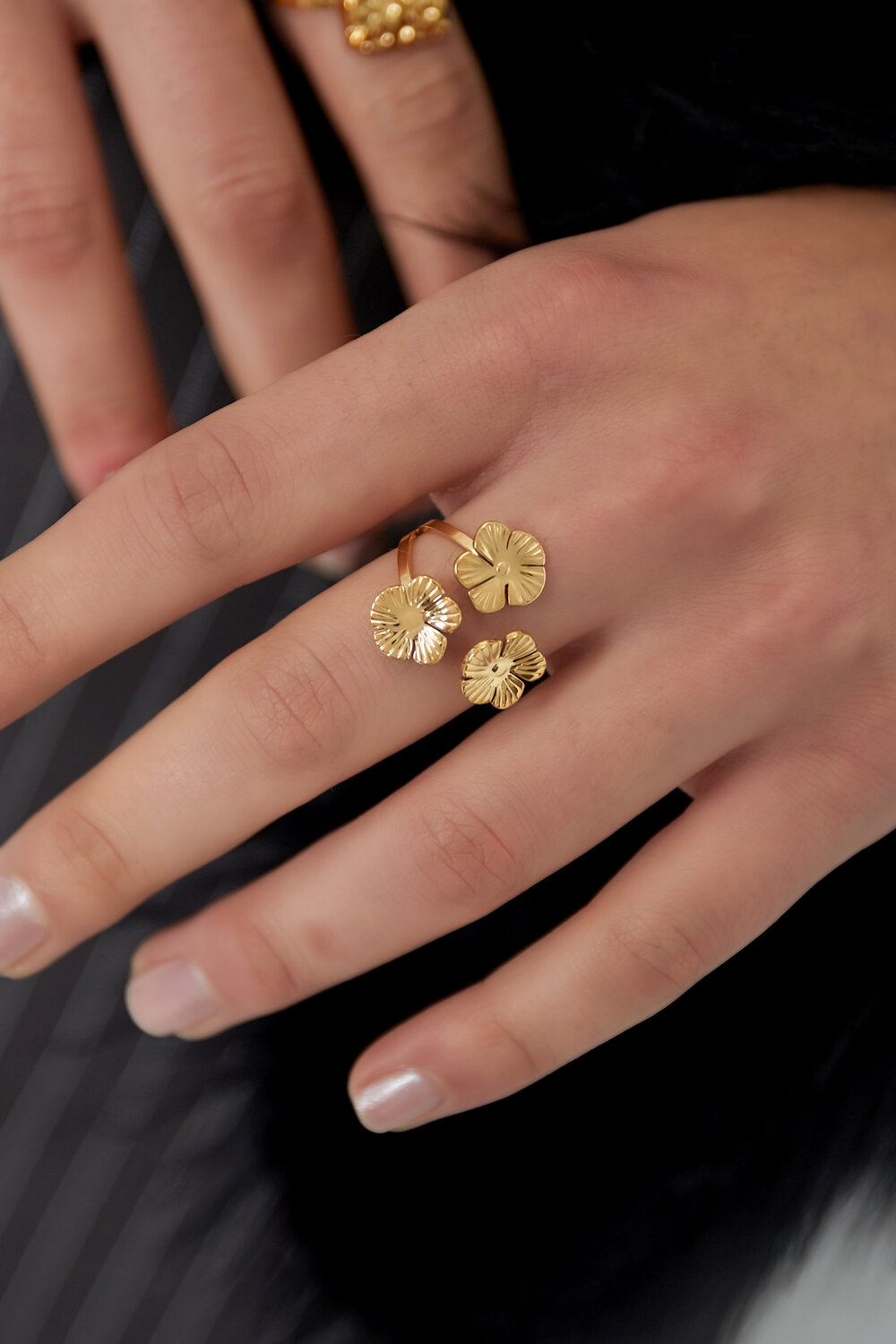 floral trio ring h5Picture2