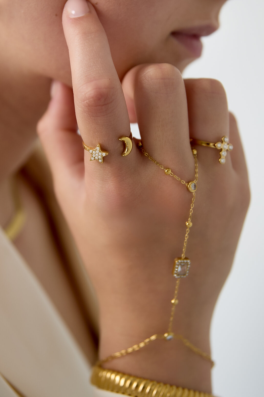 Adjustable ring with moon and shiny star Picture2