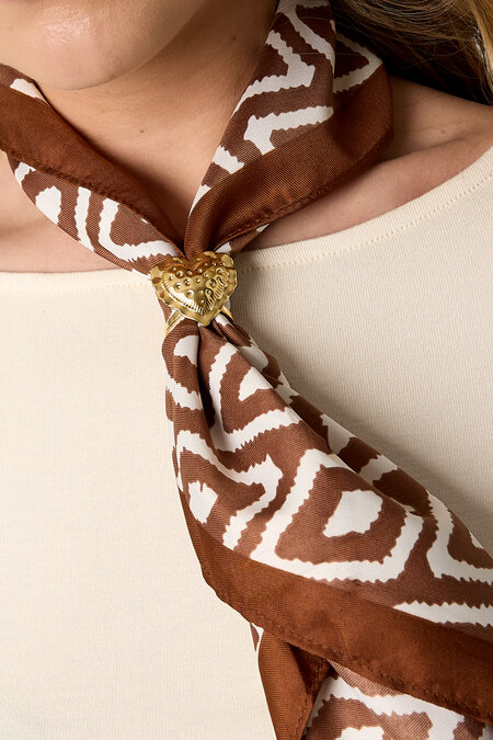 Scarf Clip With Detailed Heart 2