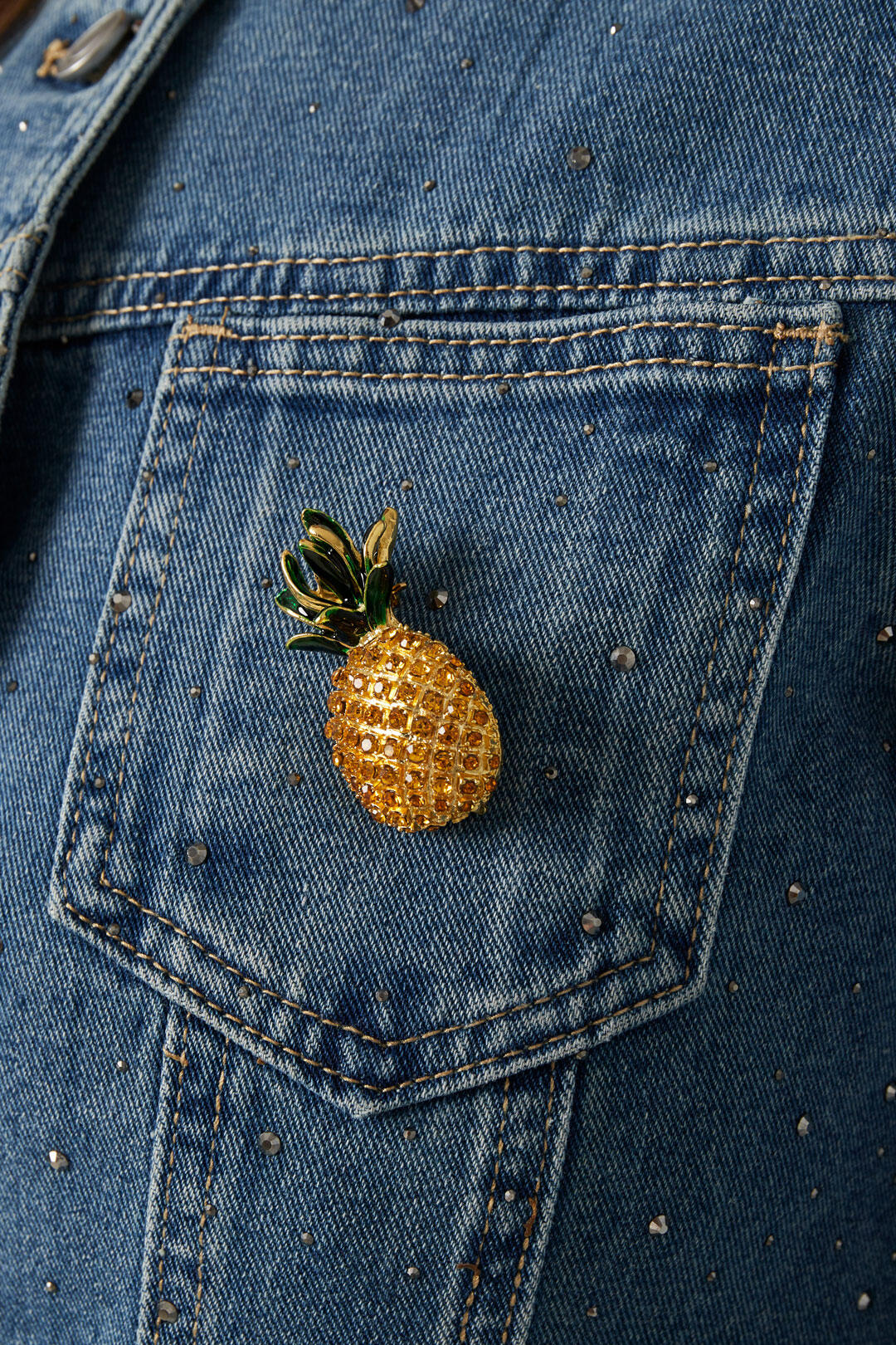 Spilla a forma di ananas