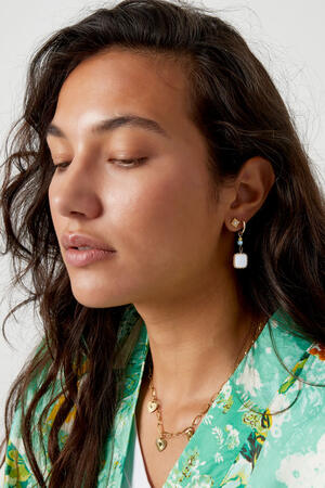 boucles d'oreilles avec perles et pendentif carré bleu h5 Image2