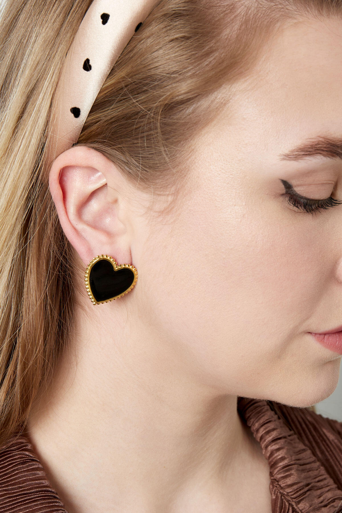 Boucles d'oreilles clous coeur chic - noir Noir & Couleur or Acier inoxydable Image4
