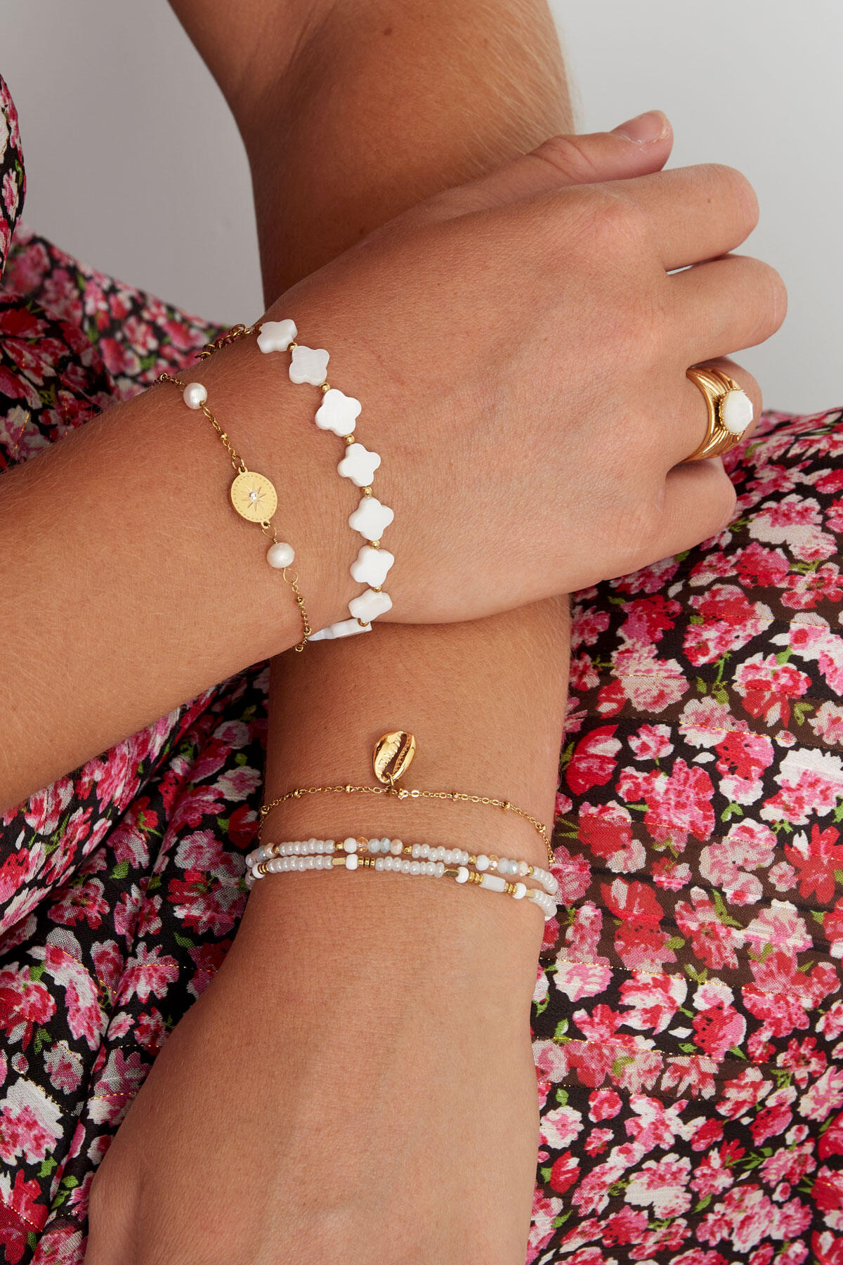 bracelet with charms and pearl 2
