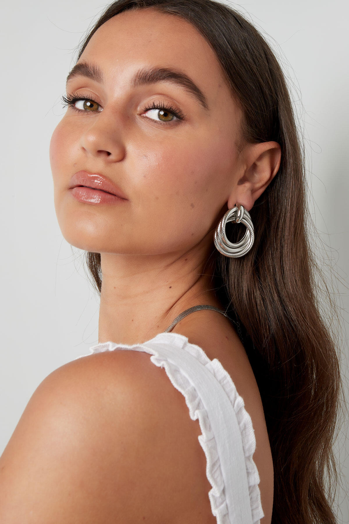 Statement-Ohrringe Curves mit Aufdruck – Silber 2