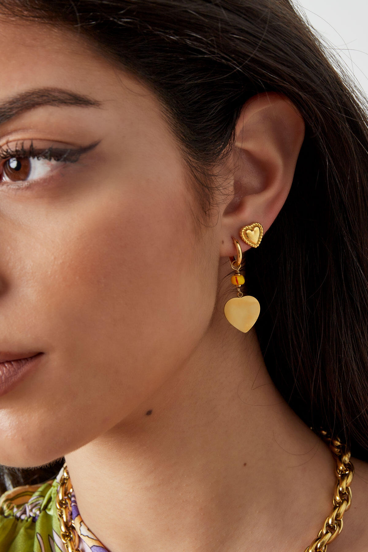Pendientes charm corazón con detalles amarillos - Color dorado/amarillo Imagen3