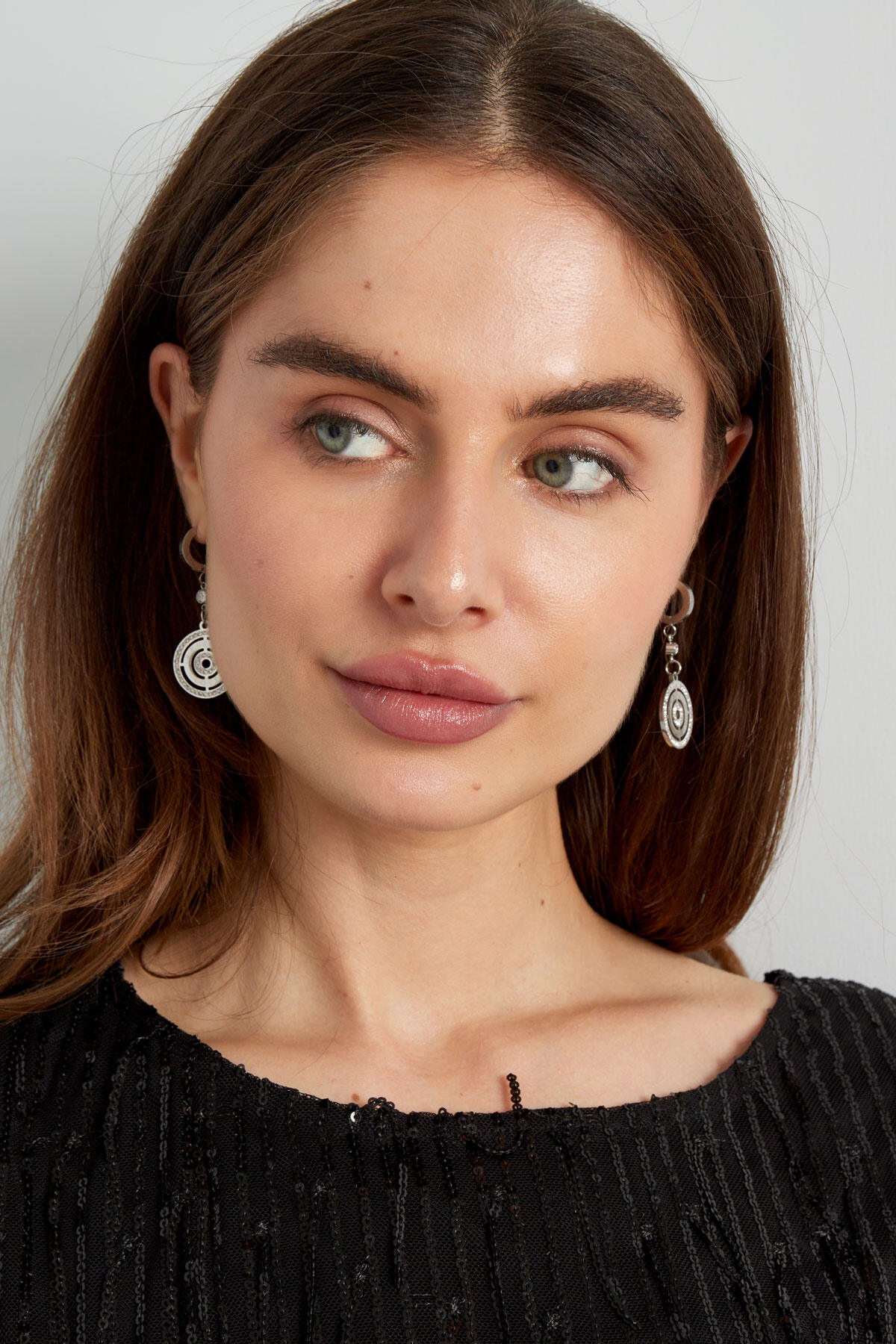 pendientes redondos con piedras Imagen4
