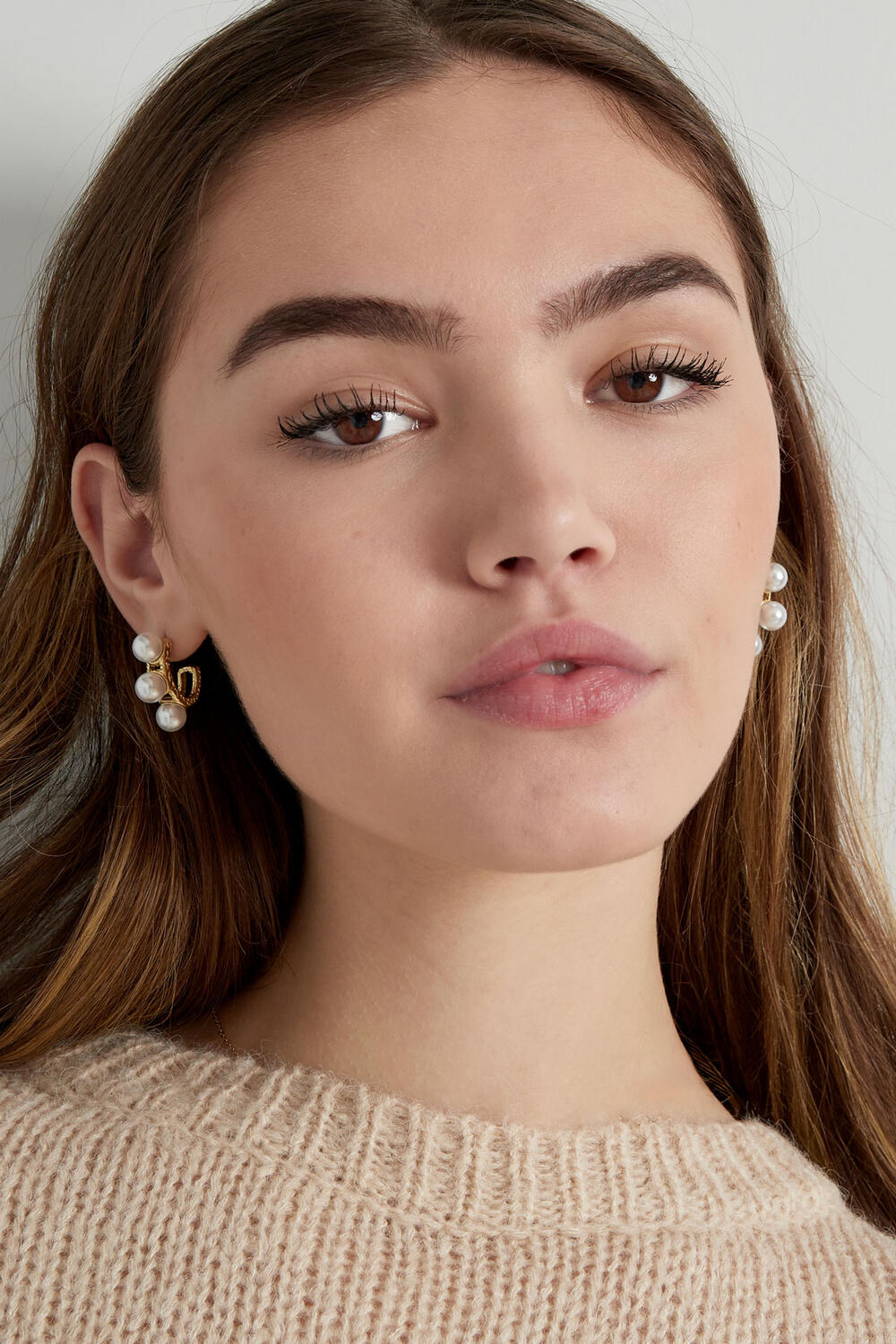 oorbellen triple statement parel h5Afbeelding4