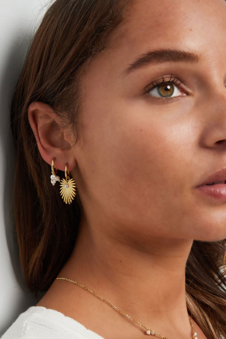 Round earring with three pearl pendant - Silver Color color 2