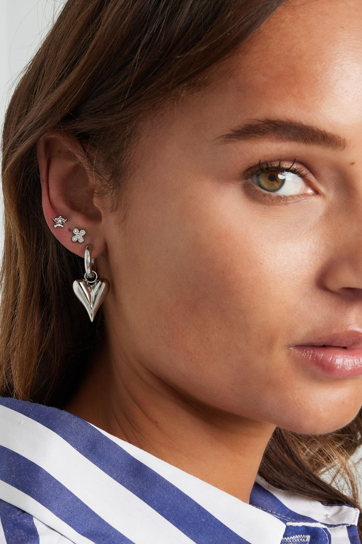 Boucles d'oreilles trèfle avec pierres - doré h5 Image4