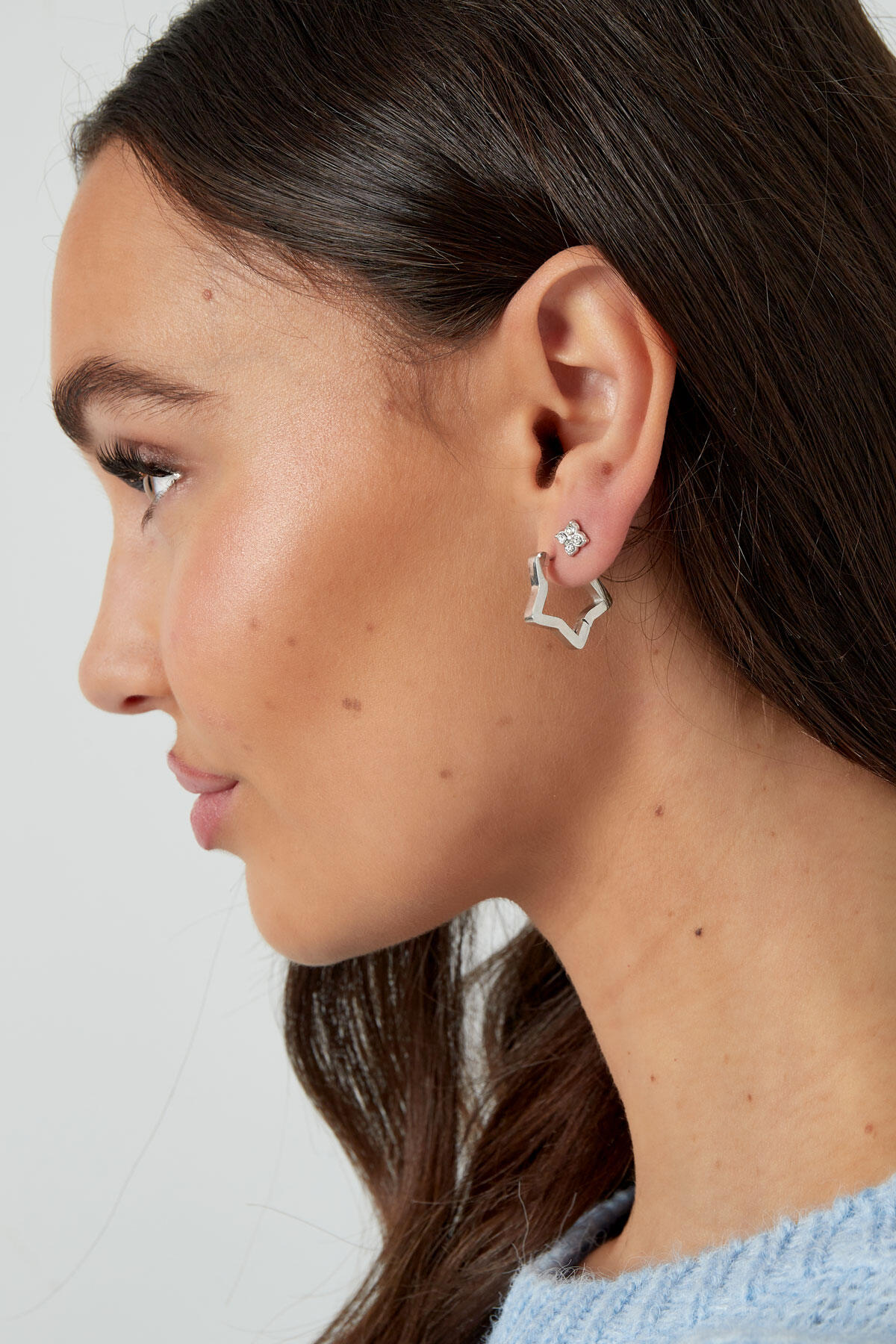 stud earrings sparkle with stones Picture2