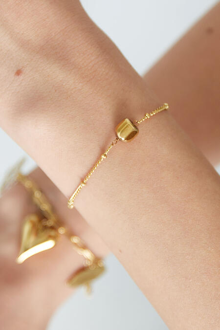 simple bracelet with balls 2