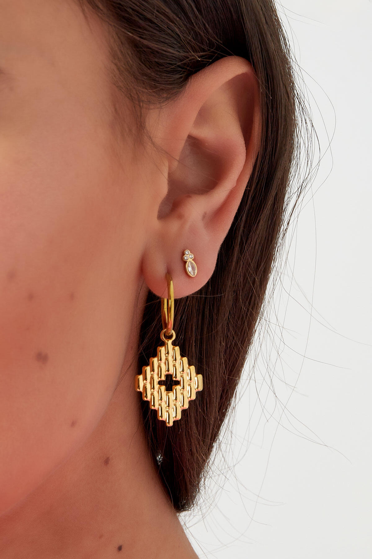 pendientes con dijes estructurados h5 Imagen3