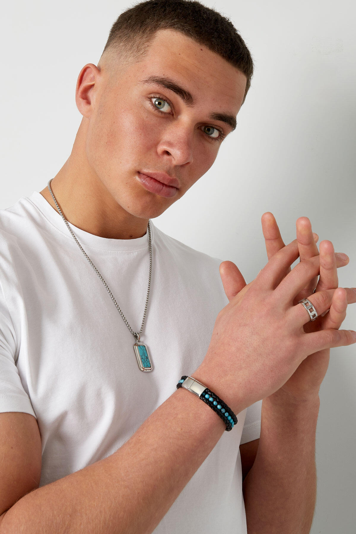 Bracciale doppio da uomo intrecciato con perline al centro