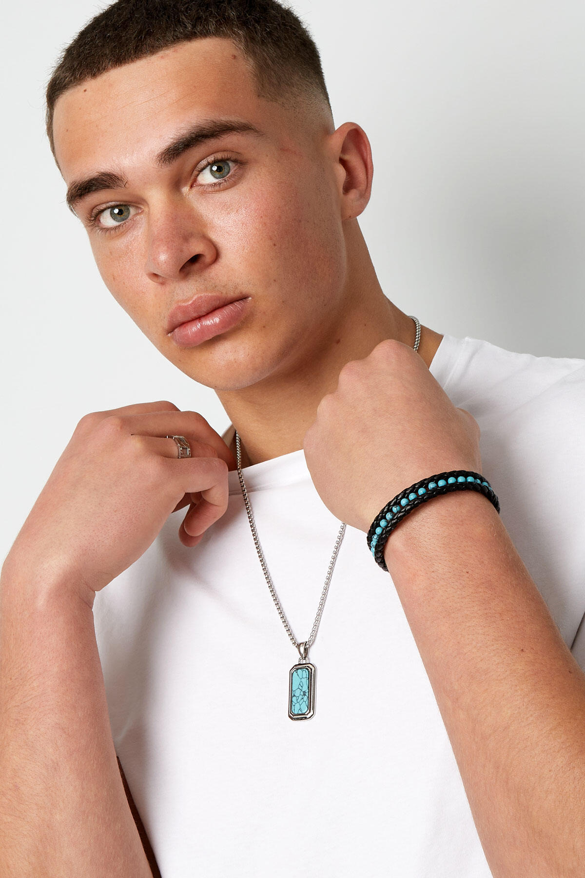 Double men's bracelet braided with beads in the middle Picture4