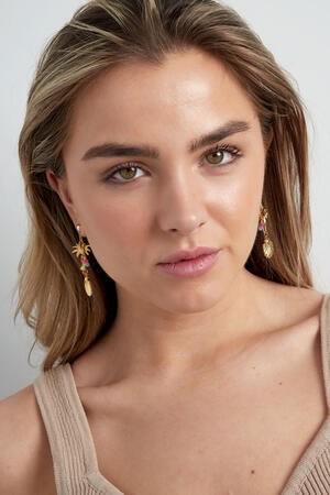 pendientes beach vibes con charms h5 Imagen2