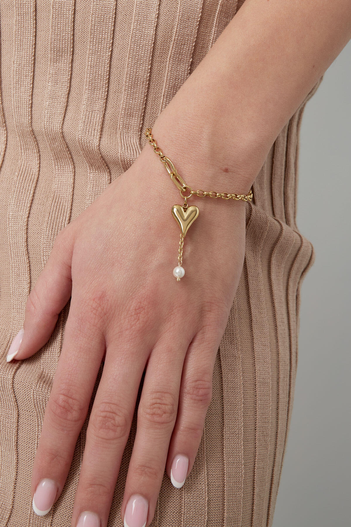 Bracelet jolis coeurs - doré h5 Image2