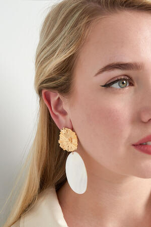 Pendientes flor poshy - Color dorado blanco h5 Imagen2
