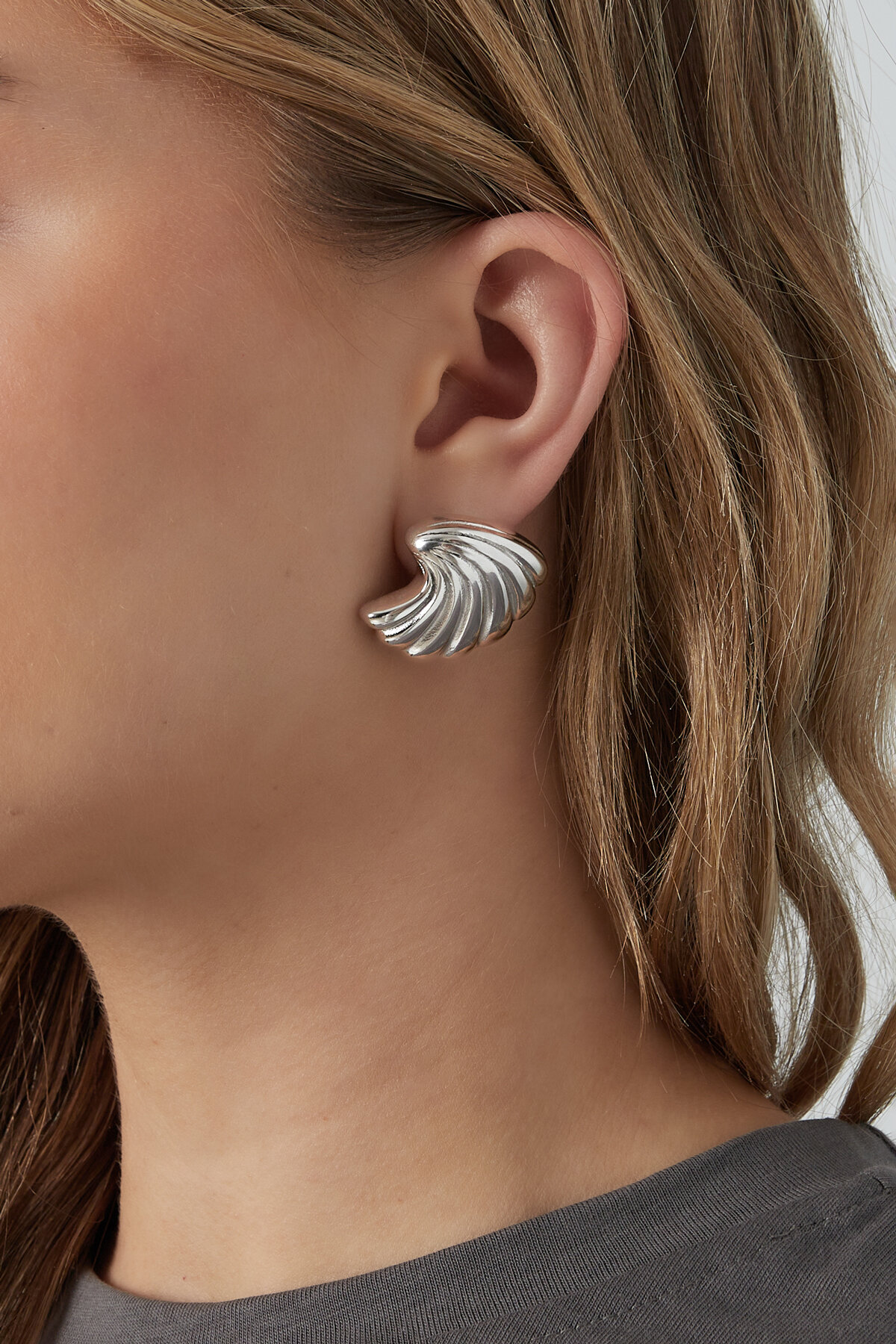 oorbellen wavy wild Afbeelding2