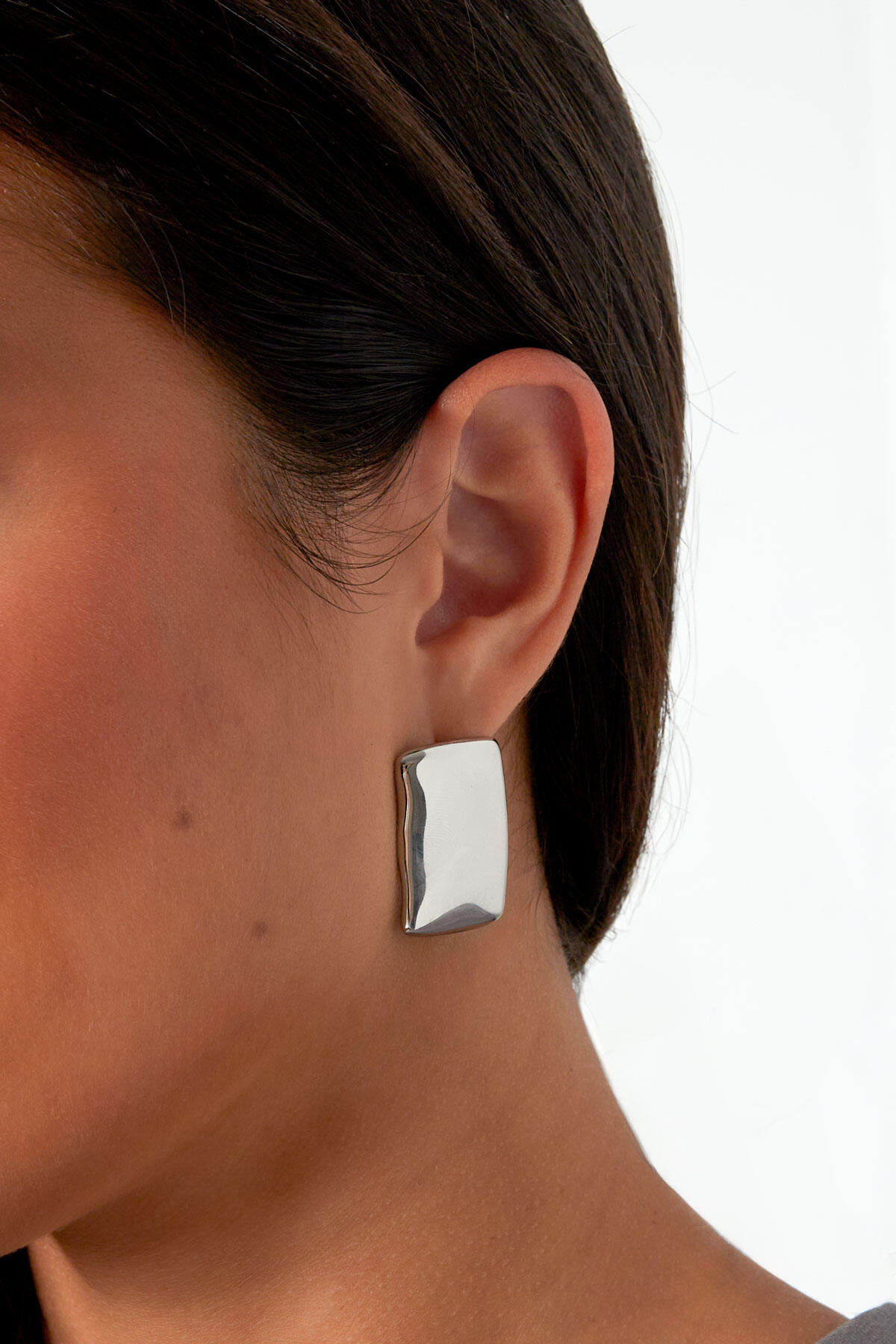 delicate essence earrings