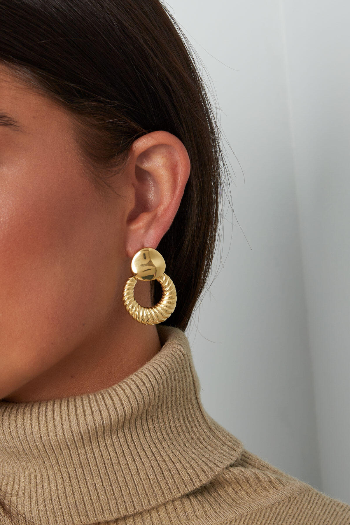 Pendientes elegantes y chic - dorados Imagen3
